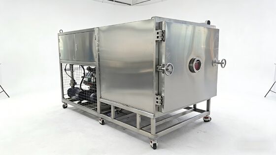 Unidad de refrigeración  o Leybold, liofilizadora, que proporciona un nivel de vacío inferior a 13 Pa para operaciones de liofilización